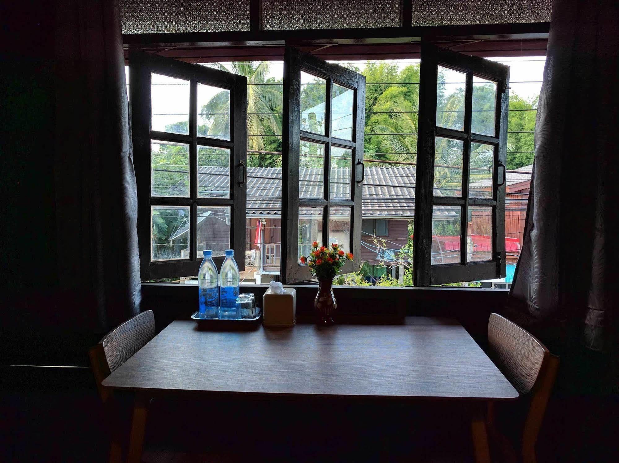 Funky Box Hostel Chiang Khong Exterior foto